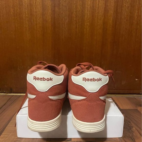 REEBOK HI TOP SNEAKERS IN BURNT ORANGE WOMENS SIZE 10 US - Picture 2 of 4
